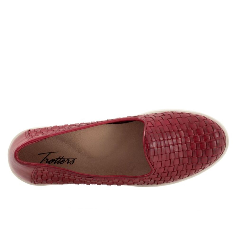 Trotters Womens Adelina Red Shoes (NWT) - Picture 7 of 7